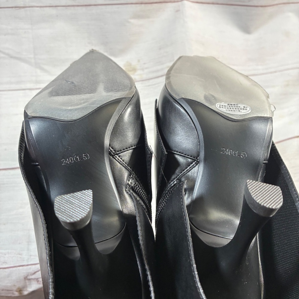Urban Revivo Foldover Shark Lock Boots Womens 7.5 Black UIAS40006 NWOT - Picture 6 of 8